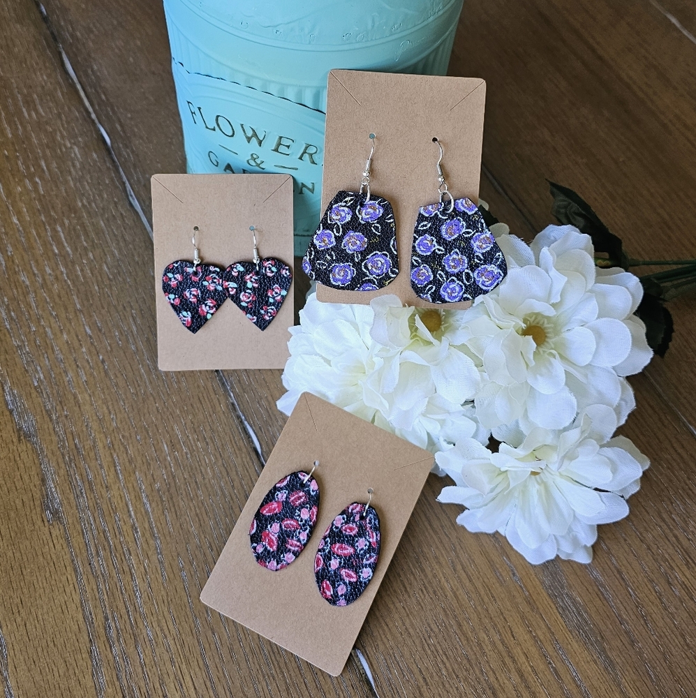 4 random pairs of leather handmade earrings ✨️ 😍